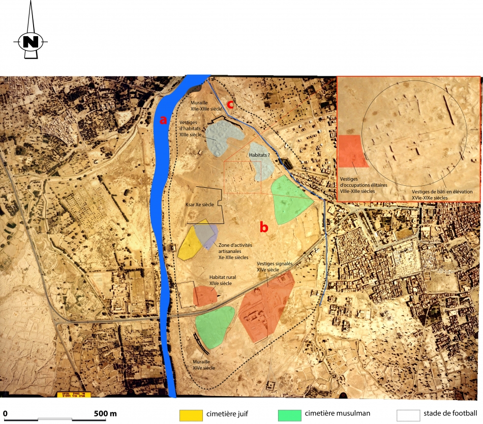 Situation topographique du site de Sijilmâsa : (a) l’oued Ziz ; (b) emprise de la zone archéologique de Sijilmâsa ; (c) séguia Chorfa. 