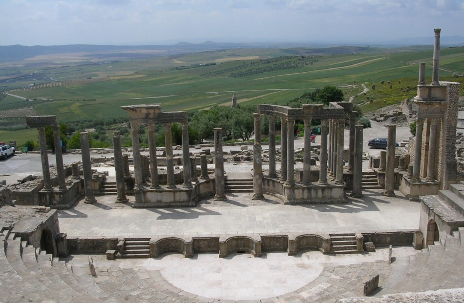 Vue de la scène du théâtre depuis les gradins.